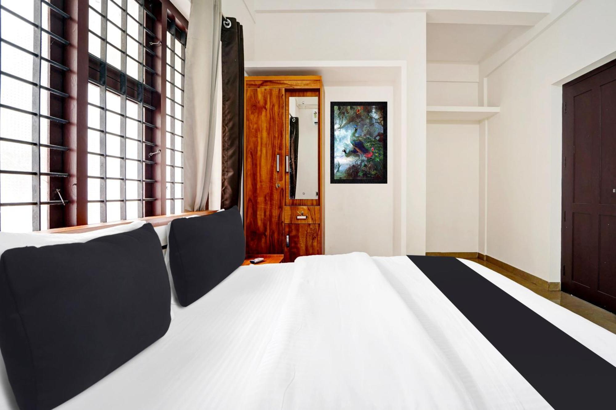 Super Hotel O West Hill Near Mietra Hospital Varakal Extérieur photo